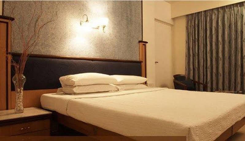 The President Hotel Shivajinagar Πούνε Εξωτερικό φωτογραφία